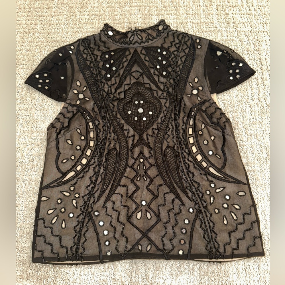 Alice and Olivia cap sleeve top